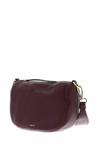 Petit sac à main en cuir bourgogne foncé avec quincaillerie dorée et bandoulière amovible, logo "abro" embossé sur le devant.