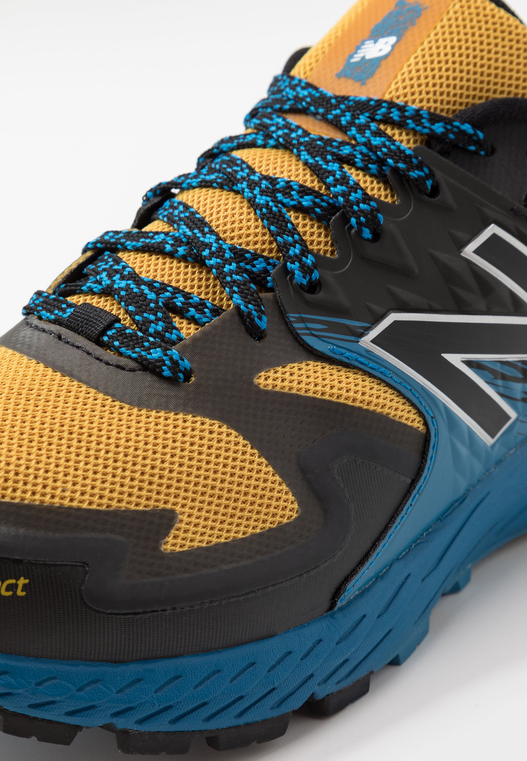 new balance summit kom gtx
