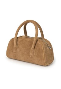 Bolso de ante marrón con doble asa redondeada y cierre de cremallera, exhibido sobre un fondo blanco.