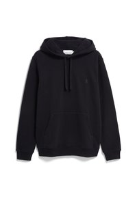 Zwarte hooded sweatshirt gemaakt van zachte stof. Bevat een voorzak, trekkoorden en een subtiel logo op de borst. Eenvoudig ontwerp en textuur.