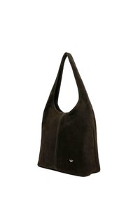 Sac à épaule en daim noir avec une large bandoulière et un petit logo argenté près du bas, au centre.