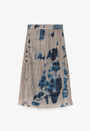 Light gray pleated midi skirt with dark blue abstract tie-dye patterns and a matching waistband, displayed flat on a white background.