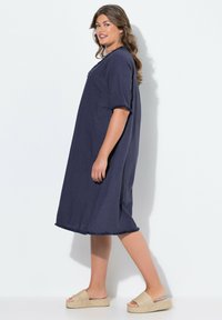 LAURASØN V-AUSSCHNITT ARM - Denní šaty - navy blue