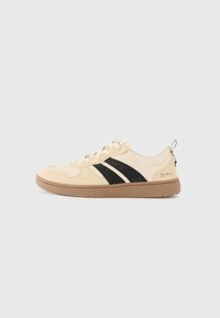Unselected, almond milk/black