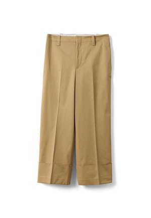 Beige Hosen mit weitem Bein, vorderen Falten, Gürtelschlaufen und umgeschlagenen Säumen, auf weißem Hintergrund dargestellt.