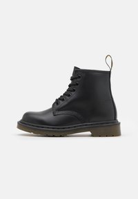 Dr. Martens Botines con cordones - black
