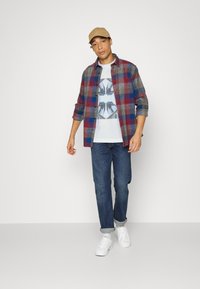 Selected Homme SLHMARIO O-NECK TEE - T-shirt estampada - bright white