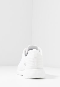 Skechers Wide Fit BOBS SQUAD  - Sportcipő - white