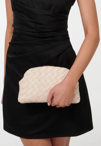 Forever New WINIFRED WEAVE FRAME - Τσαντάκι - nude