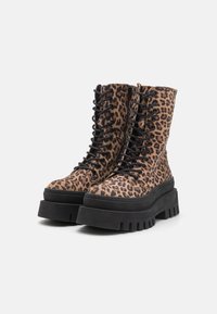 Steve Madden COAST - Bottines à lacets - brown/multi-coloured
