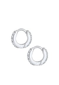 Srebrni obročasti uhani s teksturirano površino in majhnimi prozornimi biseri ob zunanji robu. Imajo zanko za enostavno nošenje.