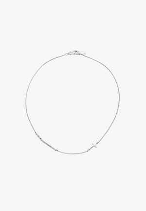 Srebrny naszyjnik z delikatnym łańcuchem, akcentem w postaci krzyża oraz prostokątnymi ogniwami. Gładka tekstura z polerowanym wykończeniem.