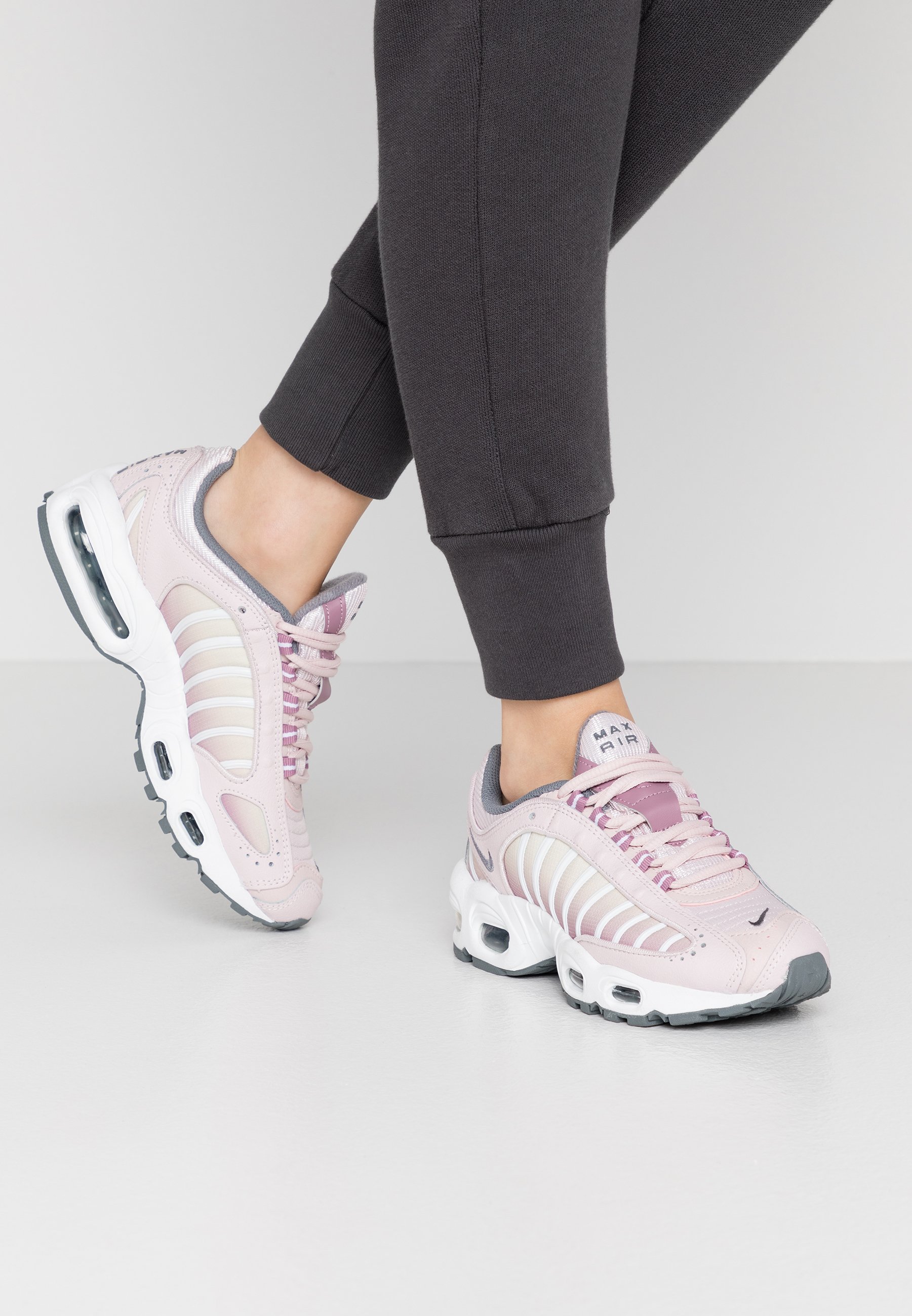nike air max tailwind iv barely rose
