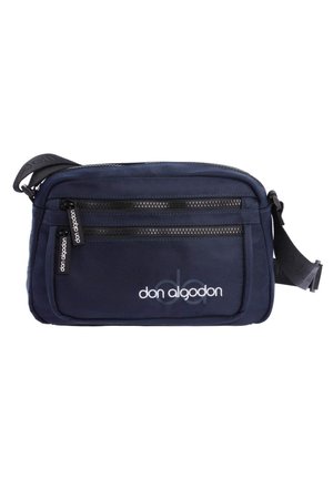 Bolso de hombro azul marino con dos bolsillos frontales con cremallera y correa ajustable. Presenta detalle de logo y tejido suave y duradero.