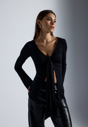 Even&Odd Pikkade varrukatega topp - black