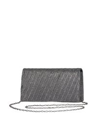 Clutch gris métallisé avec une texture rayée diagonale, forme rectangulaire et une bandoulière amovible. Fermeture éclair en haut.
