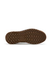 Hnědá guma podešve s texturovaným diamantovým vzorem, plochý tvar a zaoblený okraj paty. Povrch je hladký bez dalších akcentů.