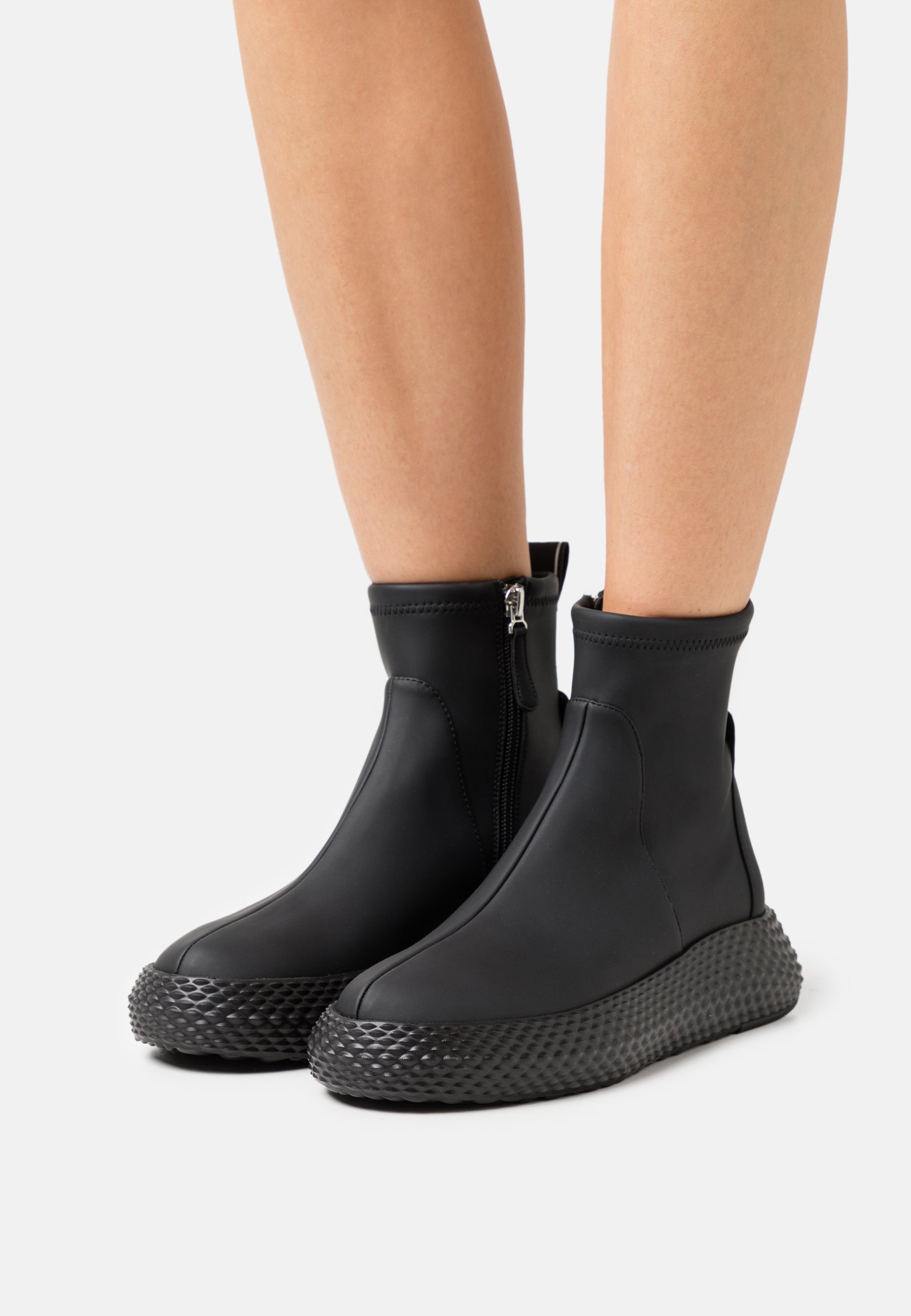 Emporio Armani BOMBER BOOT - Stivaletti con plateau - black/nero -  Zalando.it