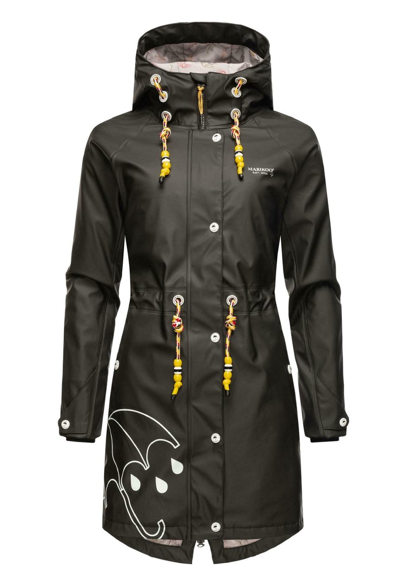 Imperméable noir et étanche avec une taille cintrée, doté d'une capuche, d'un motif de gouttes blanches, de cordons de serrage jaunes et noirs, et de fermetures pression.