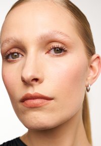 Smashbox BE LEGENDARY PRIME & PLUSH LIPSTICK pomarańczowy