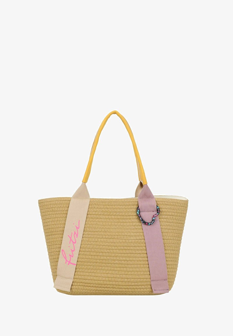 Sac fourre-tout en jute marron avec poignées en tissu jaune, larges sangles beige et rose, une sangle ornée de texte en script rose et d'un anneau décoratif de perles.