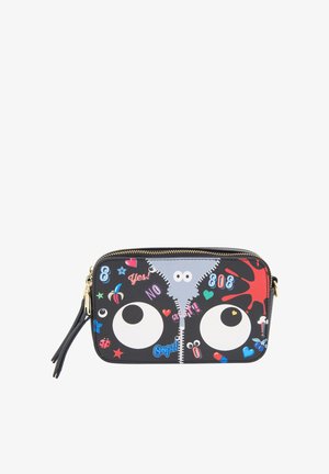 Kleine schwarze Reißverschlusstasche mit Cartoon-Augen, Reißverschluss-Design und bunten, verspielten Symbolen und Wörtern wie Ja, Nein, Ups und Herzen.
