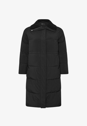 Musta puhvitakki keskipitkällä muotoilulla, jossa on teksturoitu musta kaulus, napitus ja vaakasuora tikkipinta.