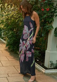 Next KEW COLLECTION STRAPPY SLIP - REGULAR FIT - Maxi šaty - navy and pink floral