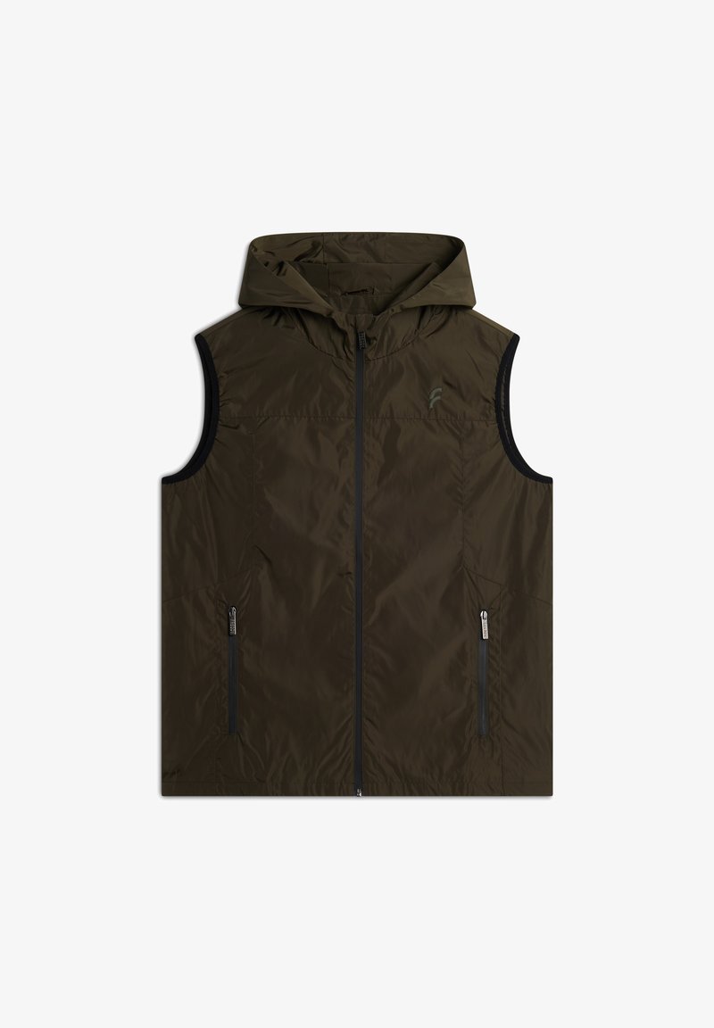 Gilet senza maniche color verde oliva con cappuccio, dotato di chiusura lampo frontale e tasche laterali, realizzato in un materiale liscio e leggero con bordi neri a contrasto.