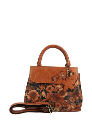 Sac à main marron avec motif floral, rabat en cuir, breloques fleurs décoratives et bandoulière amovible placés à l'avant.
