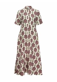 Robe à manches courtes en tissu léger présentant un motif floral avec des roses roses et des feuilles vertes, boutonnage à l'avant et jupe évasée.