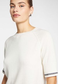 Elena Mirò CON BORDI LAVORATI - T-shirt basic - bianco