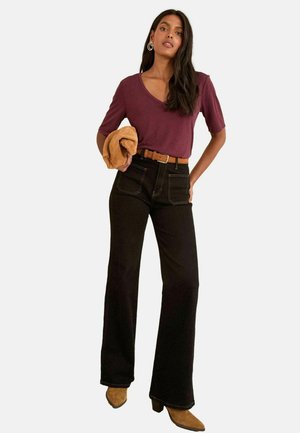 REGULAR FIT - PREMIUM V-NECK   - T-shirt basic - burgundy red