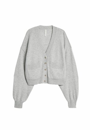 Grå strikket cardigan med dyb V-udskæring, oversize ærmer, to forlommer og lukning med fem knapper. Ribstrikkede manchetter og kant.