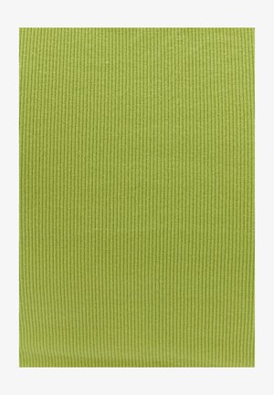 Tejido de color verde con canalones, texturizado con rayas verticales. El material parece suave y tiene un ligero brillo, creando profundidad en el color y el patrón.