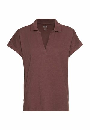 Brązowa koszulka polo z krótkim rękawem, miękkim kołnierzem i dekoltem w serek, wykonana z organicznej tkaniny.