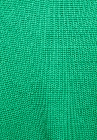 Vero Moda VMLEA V NECK CARDIGAN - Casaco de malha - holly green
