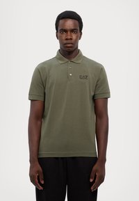 EA7 Emporio Armani TRAIN CORE - Polokošeľa - beetle
