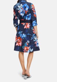 Betty Barclay Sukienka koszulowa