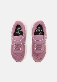 ASICS GT 1000 UNISEX - Chaussures de running sur route - dusty mauve/white