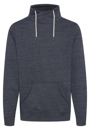 Hanorac navy cu guler înalt, șnururi ajustabile, buzunar frontal și manșoane ribbate. Textură moale și design casual.