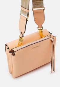 Coccinelle ARLETTIS SIGNATURE - Borsa a mano - sunrise