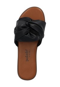Sandalo scorrevole in pelle nera con un design superiore annodato e una texture liscia. Presenta una soletta imbottita marrone e una suola flessibile.
