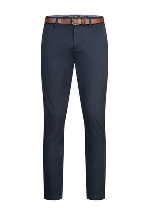 Pantalon slim bleu marine avec poches avant et ceinture en cuir marron, conçu dans un style décontracté.