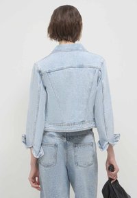 Thumbnail Image 3