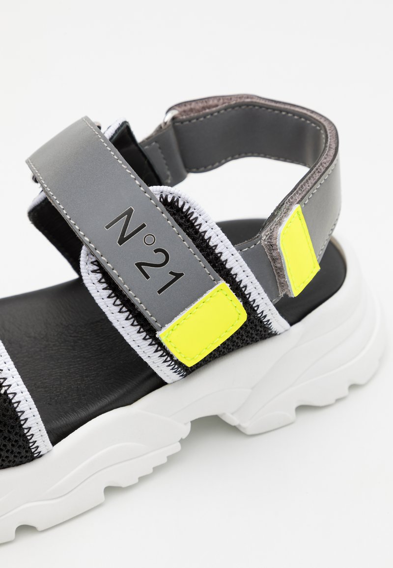 Kinder Bekleidung | N°21 Riemensandalette grey/grau - RB02710 Kinder Bekleidung | N°21 Riemensandalette grey/grau - RB02710
