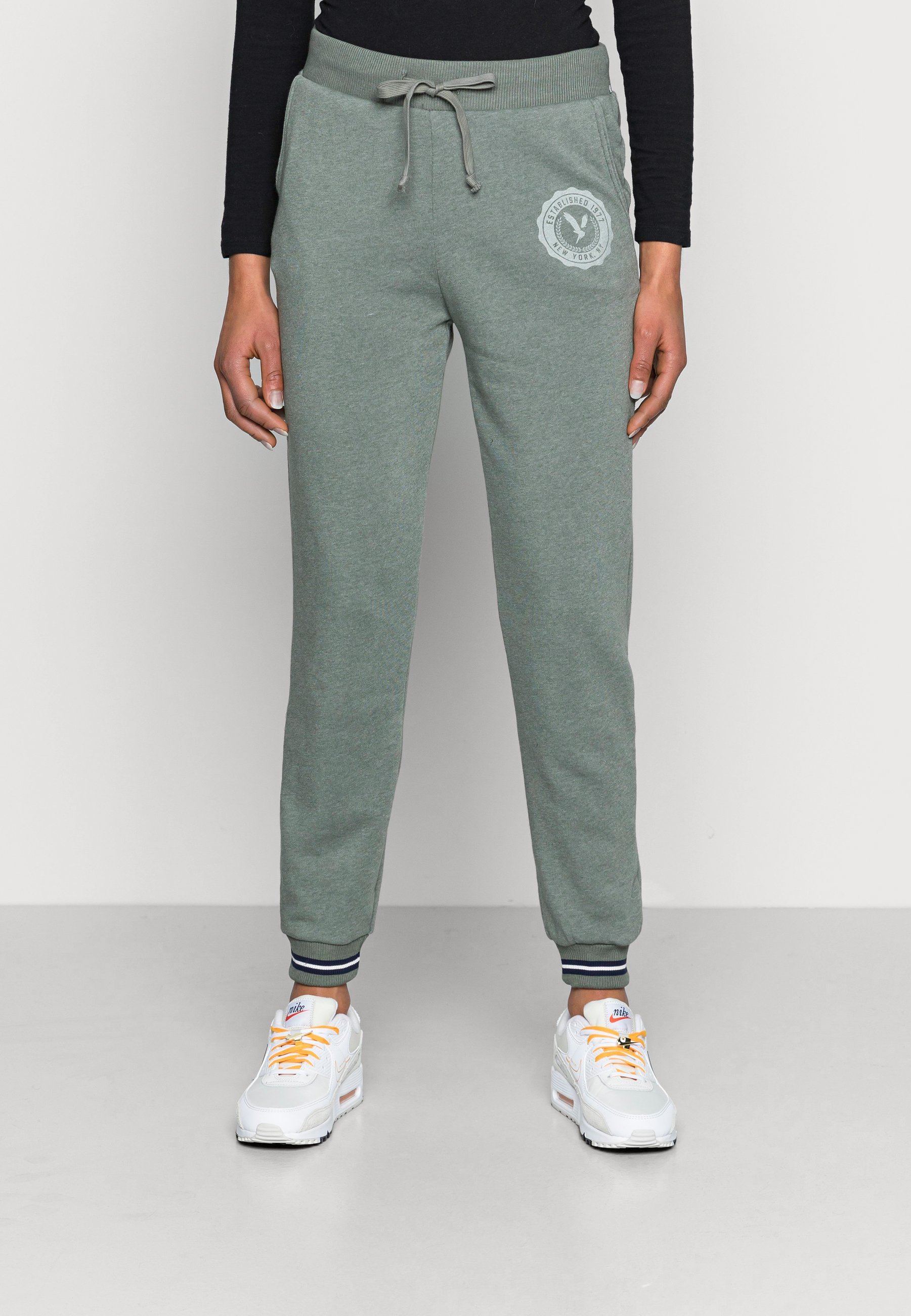 American Eagle Tipped Boyfriend Jogger Tracksuit Bottoms Olive, Women's, Size: XL, Green