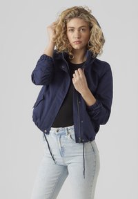 Vero Moda VMZOA SHORT - Viegla jaka - navy