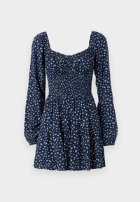 Mörkblå klänning med långa puffärmar, fyrkantig halsringning och smockad bodice; har ett blommönster och en flerlagers kjoldesign.