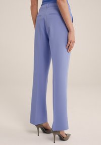 WE Fashion Hlače - violet